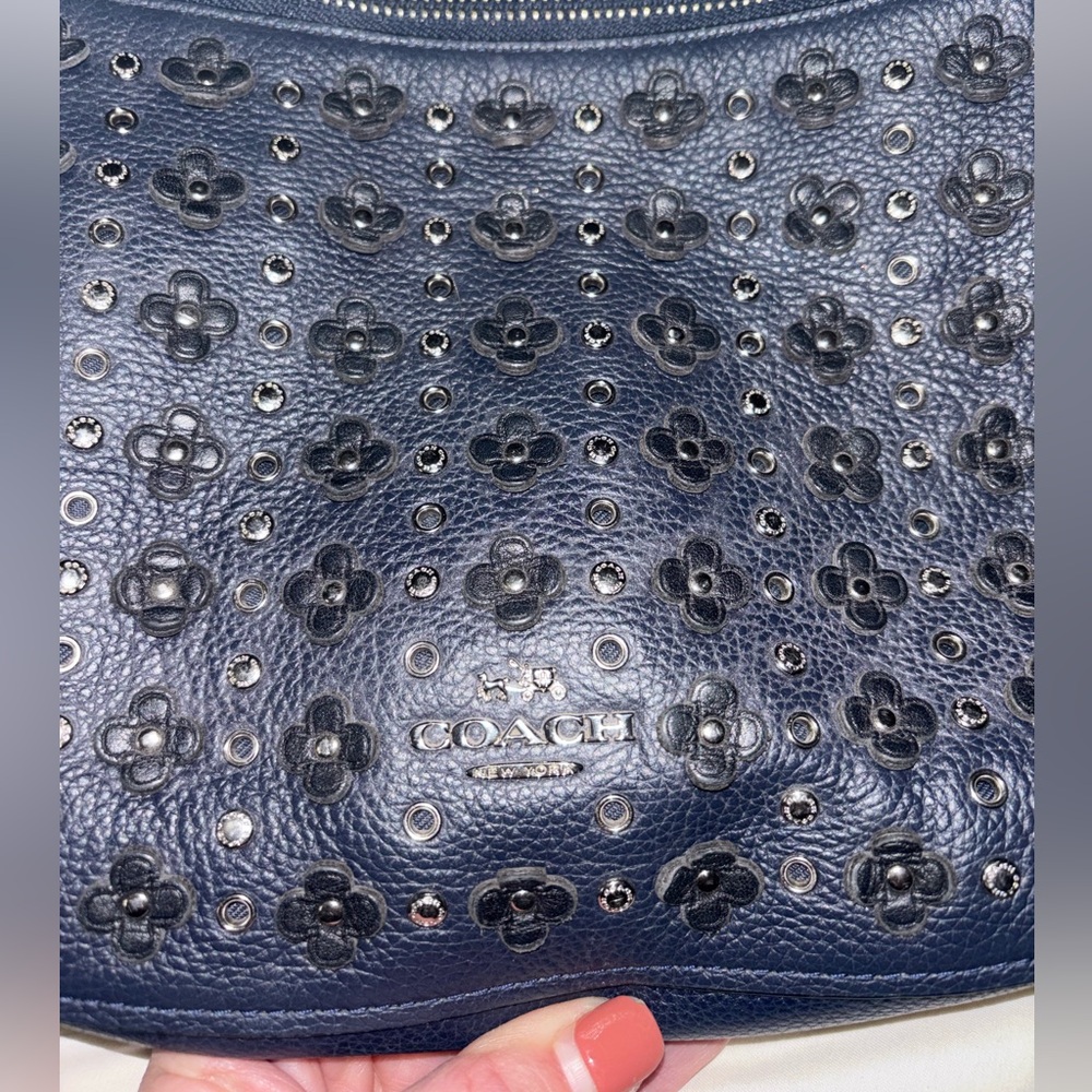 Coach Chelsea crossbody purse in navy blue. - Picture 3 of 8